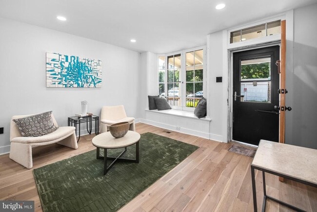 Foto del edificio - 758 Carpenter Ln