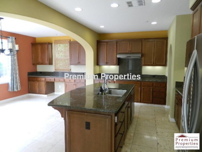 Building Photo - 3232 Carpenter Way