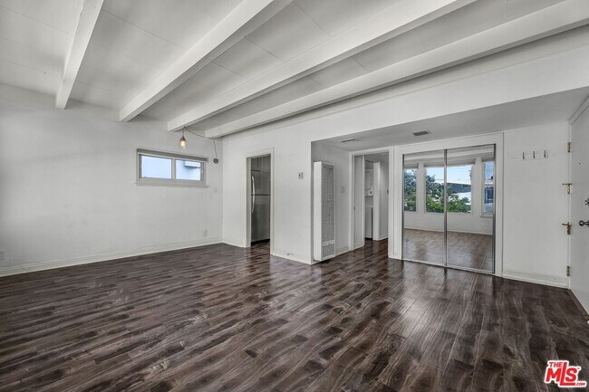 Foto del edificio - 130 Montreal St