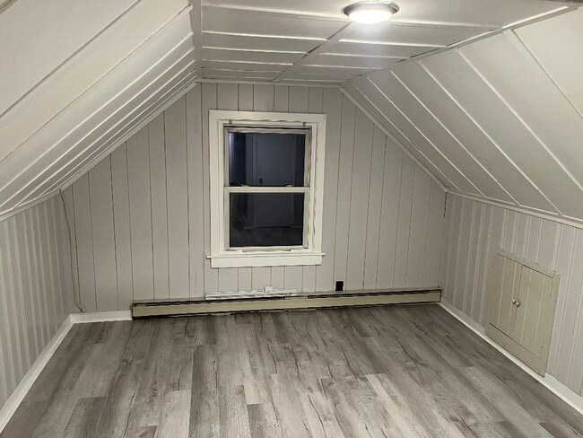 1st Bedroom/Closet - 4 S Acres Rd