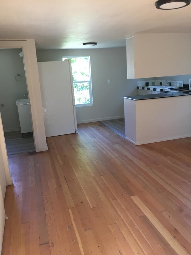 Foto del edificio - 842 NE Maple St