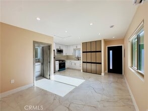 Building Photo - 7058 Matilija Ave