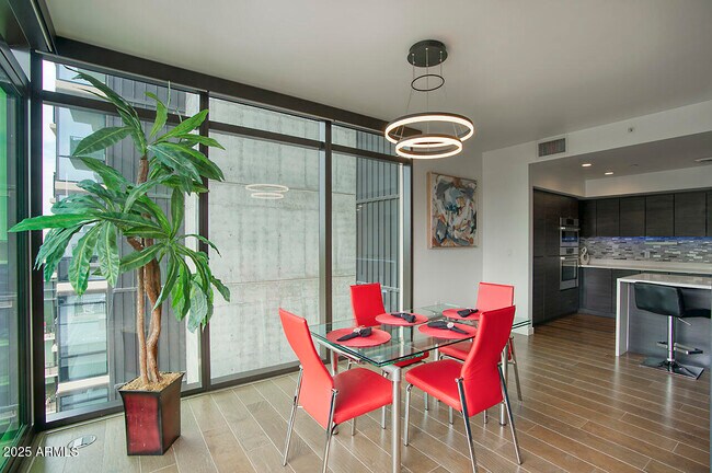 Foto del edificio - 200 W Portland St