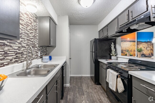 1HAB, 1BA - 600 ft² - Avila