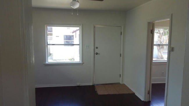 Building Photo - 1271 N Berendo St