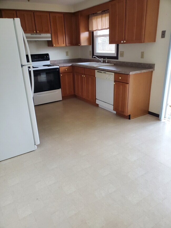 2884 Manitowoc Rd, Bellevue, WI 54311 Townhome Rentals in Bellevue WI