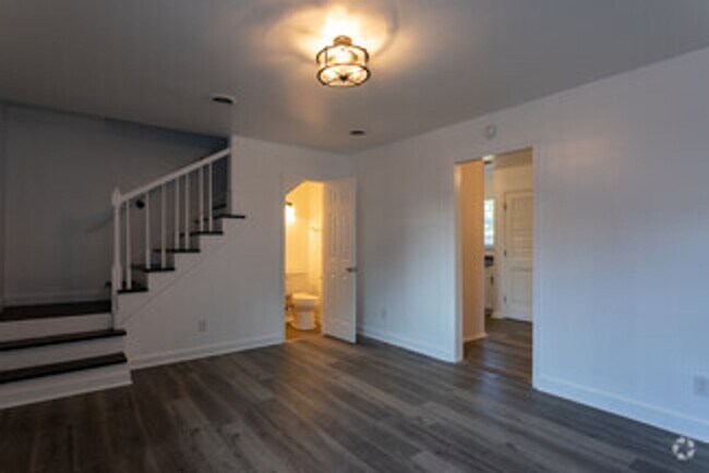 Building Photo - Renovated Tonwhome in Marshville!