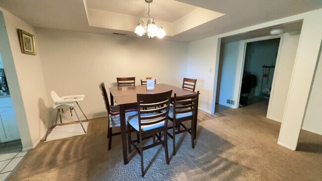 Building Photo - Great 2-Bedroom Condo, Amazing Location!!