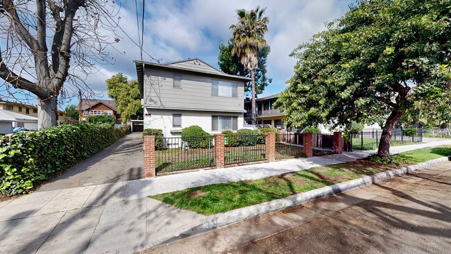 Building Photo - 735 Worcester Ave