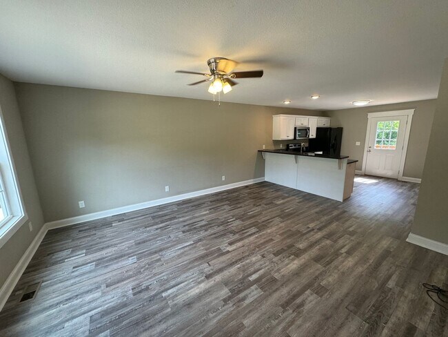 Building Photo - 308 North Varnell Rd.