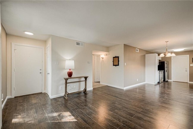 Building Photo - 10650 Steppington Dr
