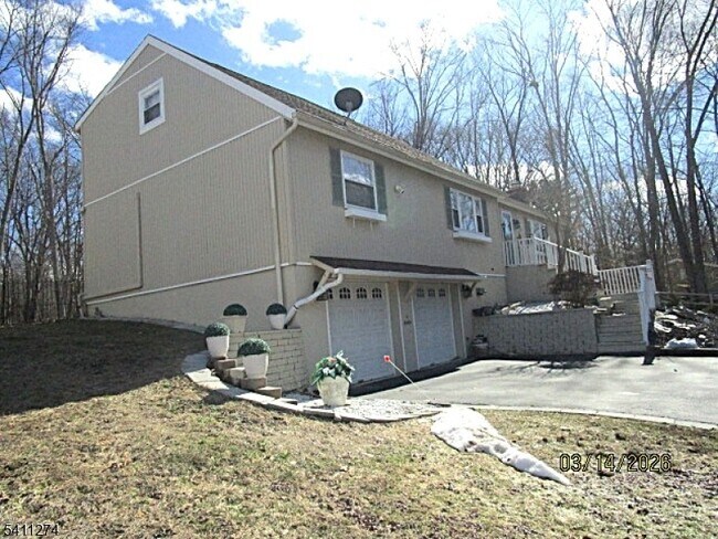 Foto del edificio - 306 Wagon Wheel Rd