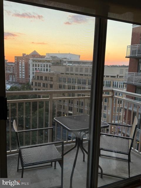 Building Photo - 1220 N Fillmore St