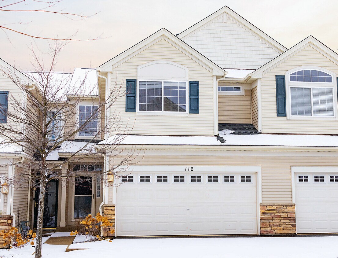 112 Durango Dr, Gilberts, IL 60136 Townhome Rentals in Gilberts IL