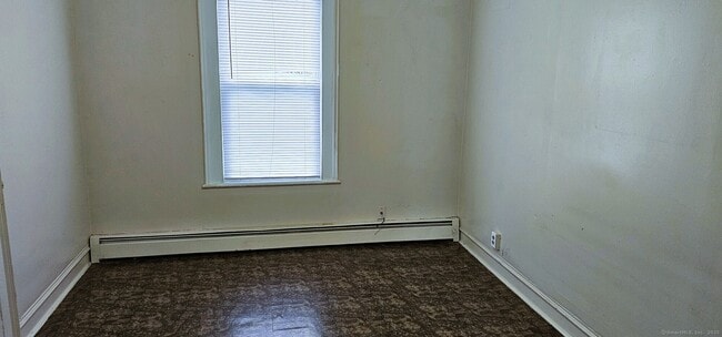 Building Photo - 86 Rockwell Ave