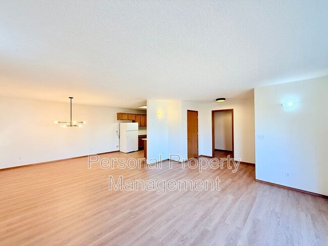 Building Photo - 5011 NE 129th Ave