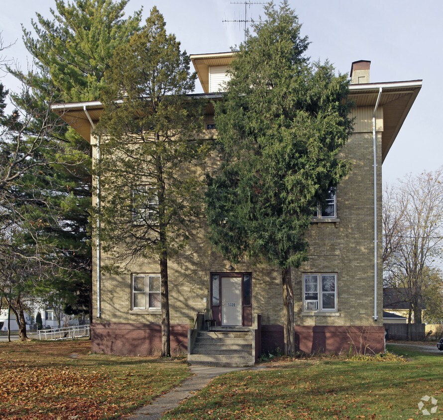 Building Photo - 5320 17th Ave
