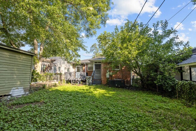 Building Photo - Charming 3 Bedroom, 2 Bathroom house