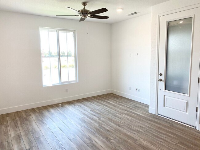 Foto del edificio - Newly Built 4/3.5 Lennar with In-Law Suite