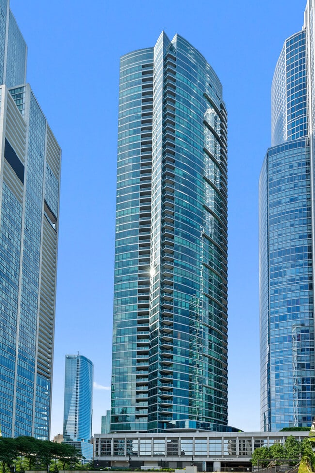 Building Photo - 1201 S Prairie Ave