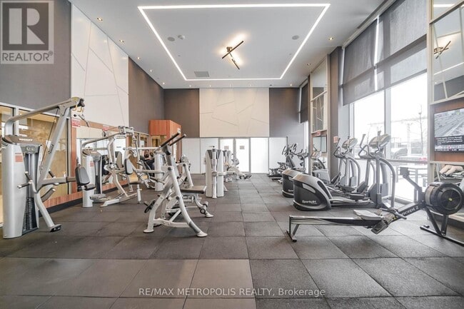 Building Photo - 255 Village Green Square