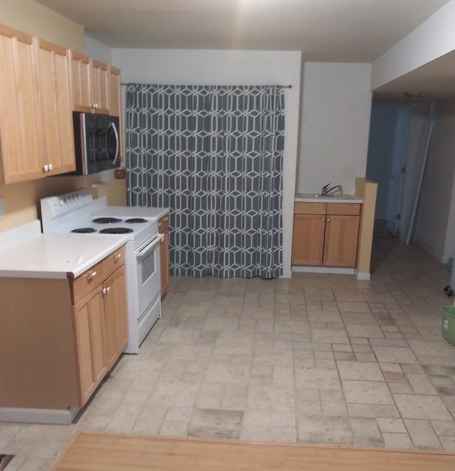Building Photo - 4932 NW Discovery Ridge Ct
