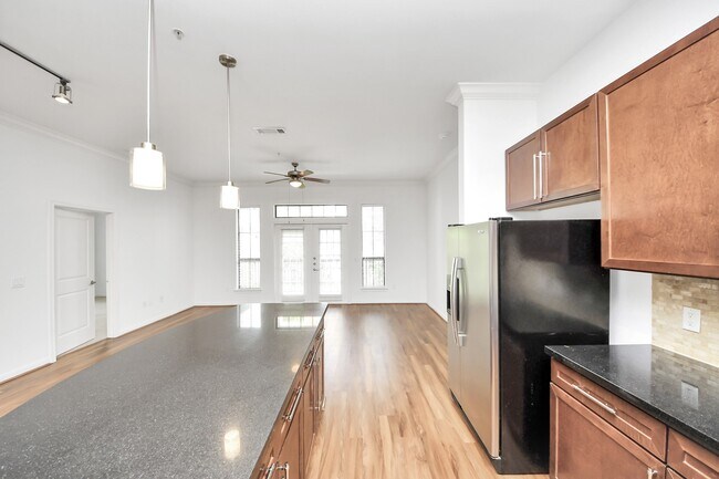 Building Photo - 6363 San Felipe St