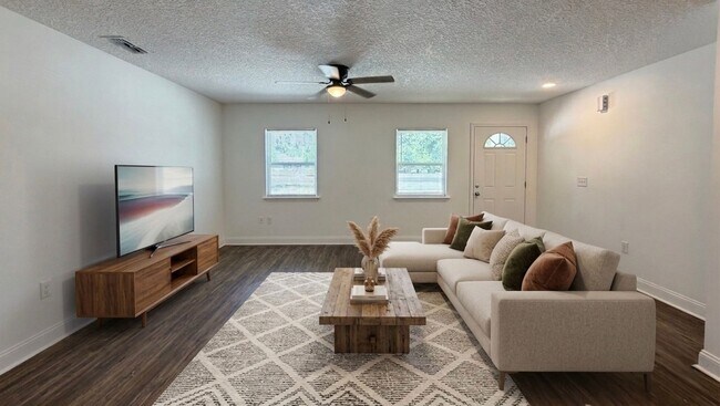 Foto del edificio - 1756 Lane Ave S