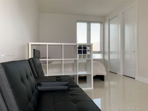 Foto del edificio - 6315 NW 105th Ct