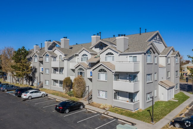 Building Photo - Alvista Trailside