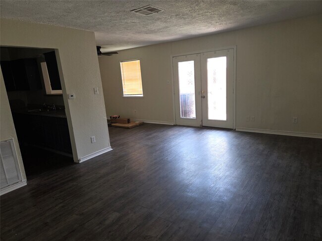 Foto del edificio - 6624 W Fuqua St