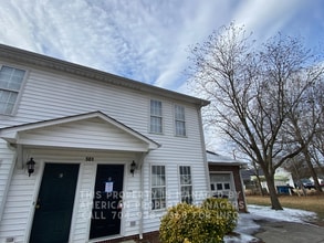 Building Photo - 501 Martin Cir