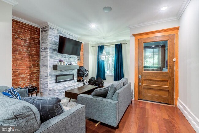 Foto del edificio - 5022 Hazel Ave