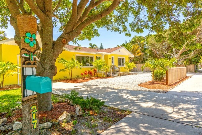 Building Photo - 217 S Orlando Ave