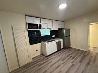 Building Photo - 416 Cromwell Ave SW