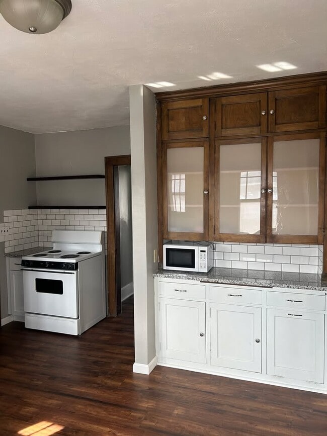 Building Photo - 3923 Upton Ave N