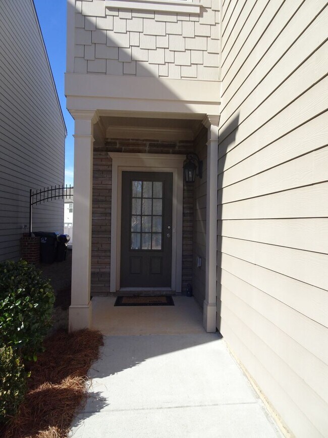 Foto del edificio - Convenient and low maintenance