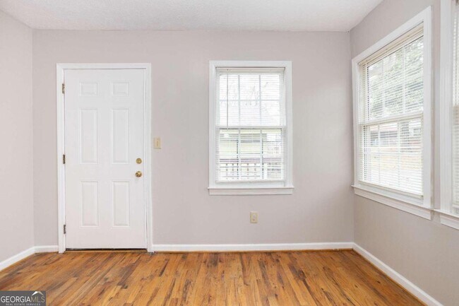 Foto del edificio - 853 Hall St NW