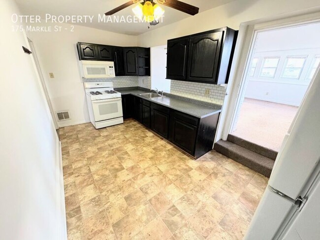 Foto del edificio - 3BR/2BA Spacious Manayunk Apt with Washer/...