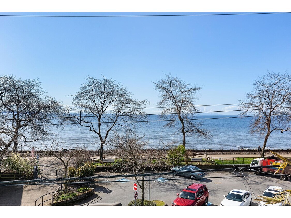 Photo principale - 14965-14965 Marine Dr