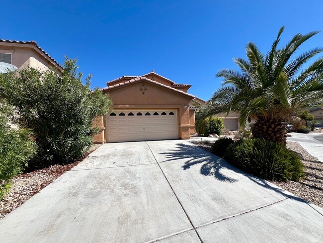 Building Photo - SPACIOUS 4BD/2.5BA HOME IN ALIANTE W/ FRESH PAINT, NEW FLOORING