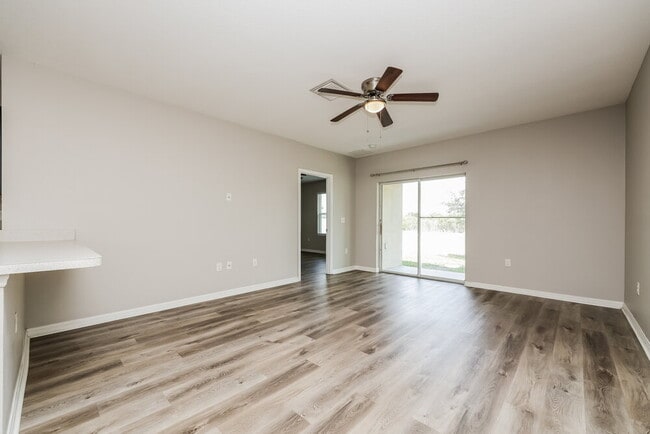 Foto del edificio - 10540 Whispering Hammock Dr