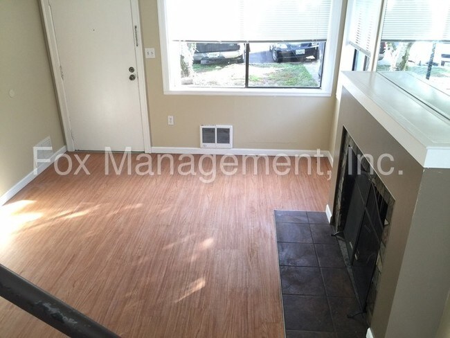 Building Photo - 6221 NE Simpson St