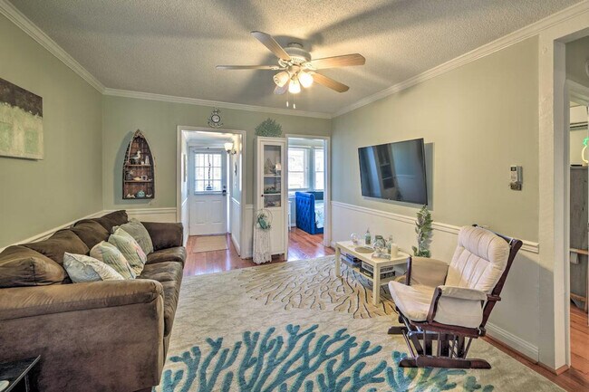 Foto del edificio - 8320 Bayside Rd