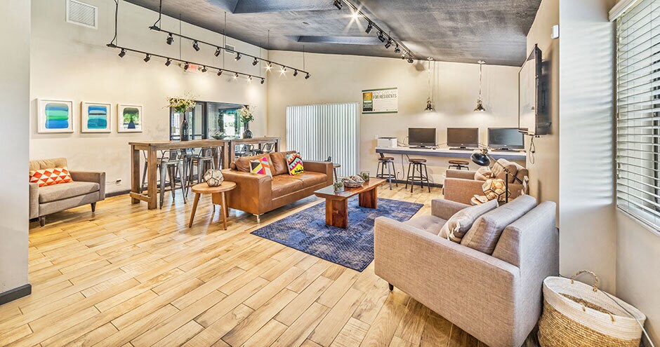 Seasons 704 Apartments