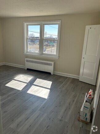 Building Photo - 1471 Creston St
