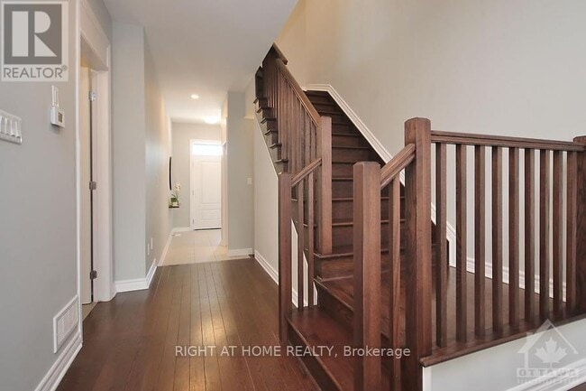 Building Photo - 110 Lavatera St