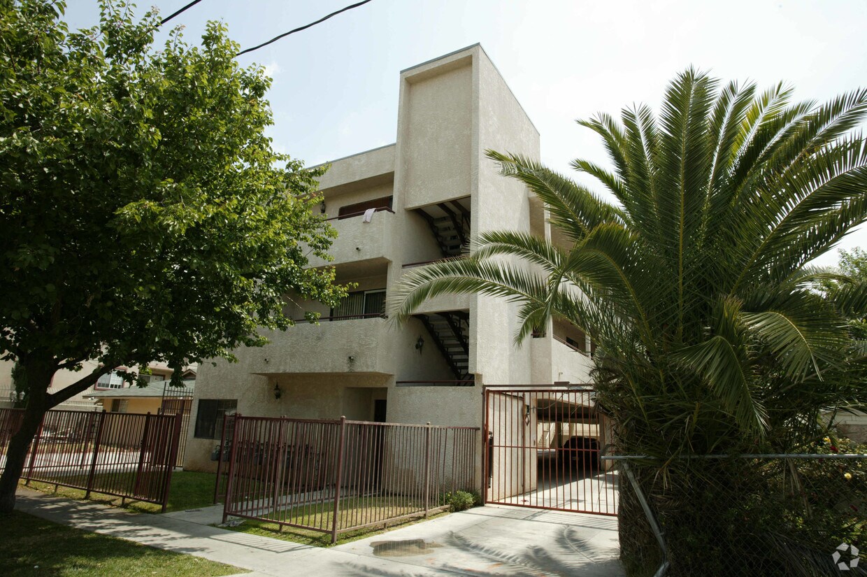 Building Photo - 7320 Eton Ave