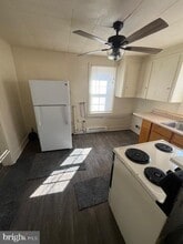 Building Photo - 215 N Railroad Ave