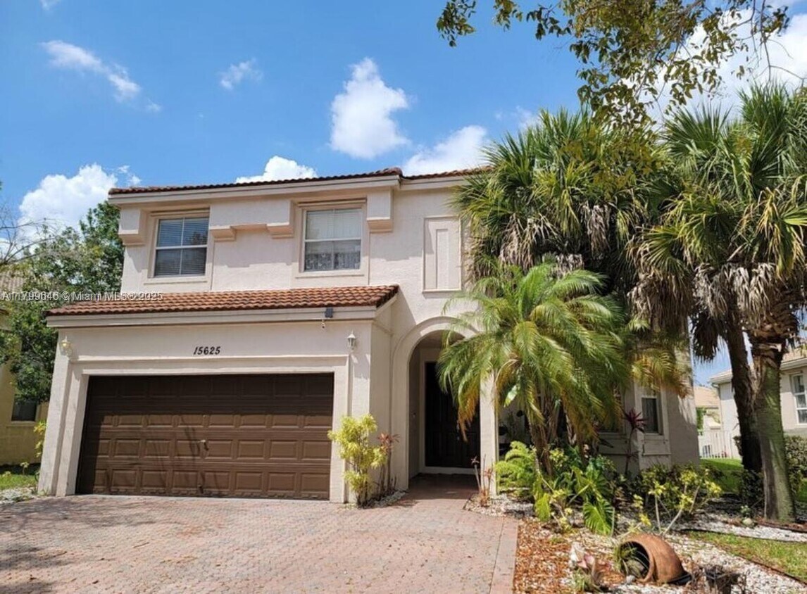 Foto principal - 15625 SW 52nd Ct